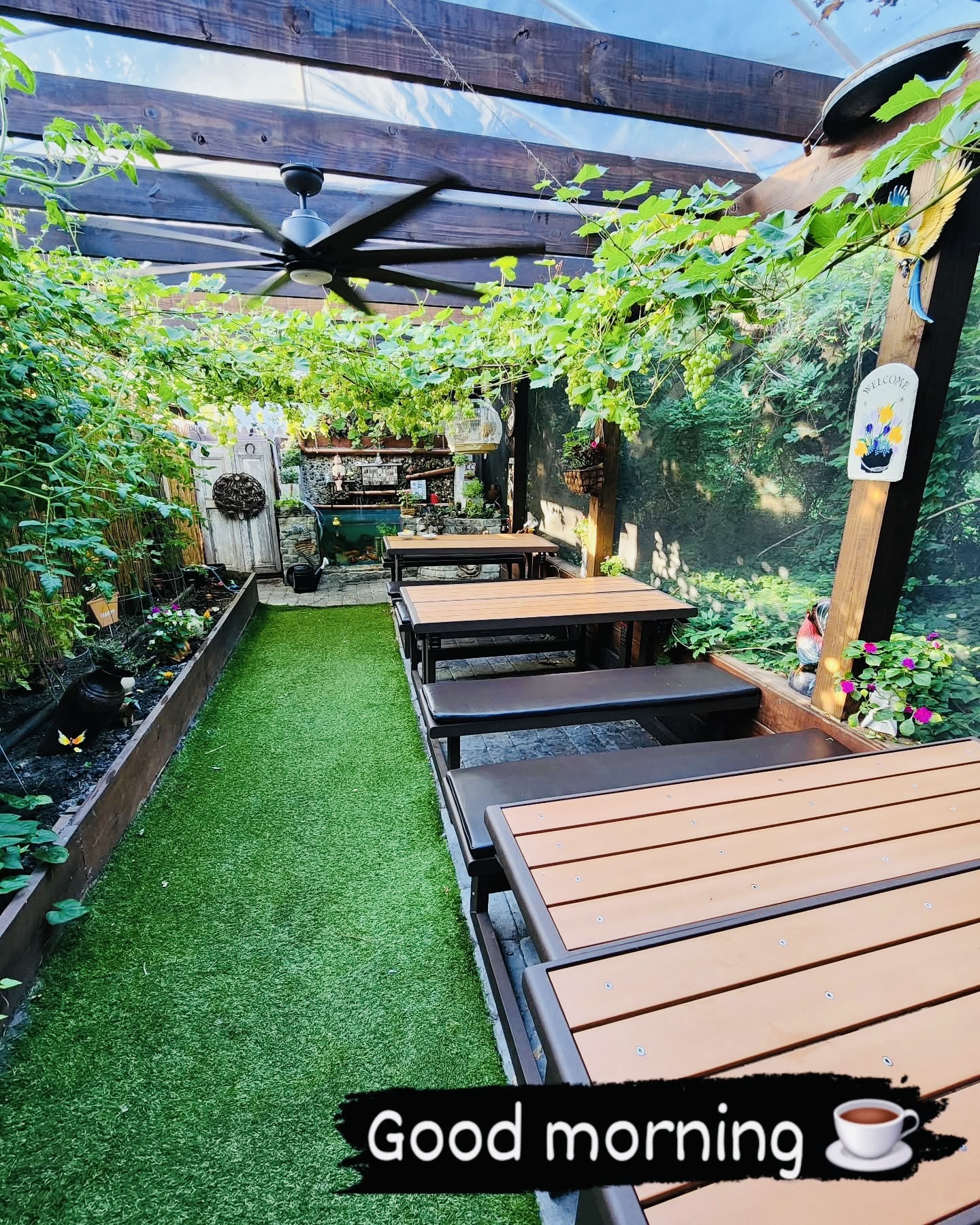 Honey's Farm Fresh outdoor garden patio with greenery